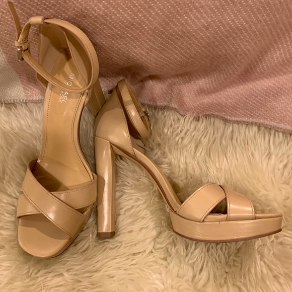 Michael by Michael Kors "Divia" Heels w/Box Size 7 - Picture 5 of 8